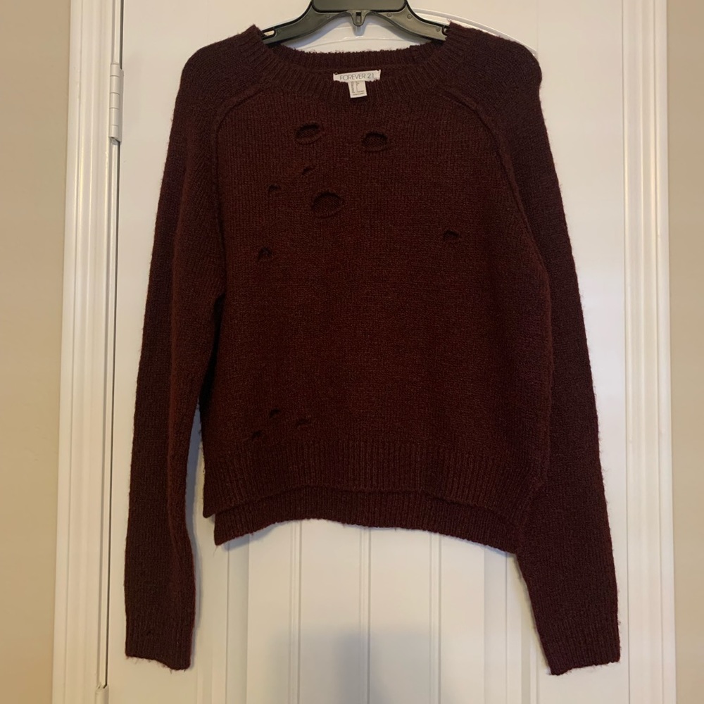 Forever 21 Burgundy Distressed Crew Neck Sweater l Size Large l LIKE NEW